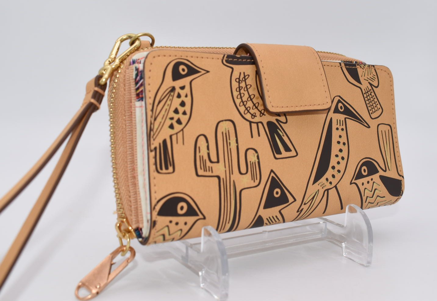 Vera Bradley Vachetta Brown Resort Wristlet in "Roadrunner Cactus"