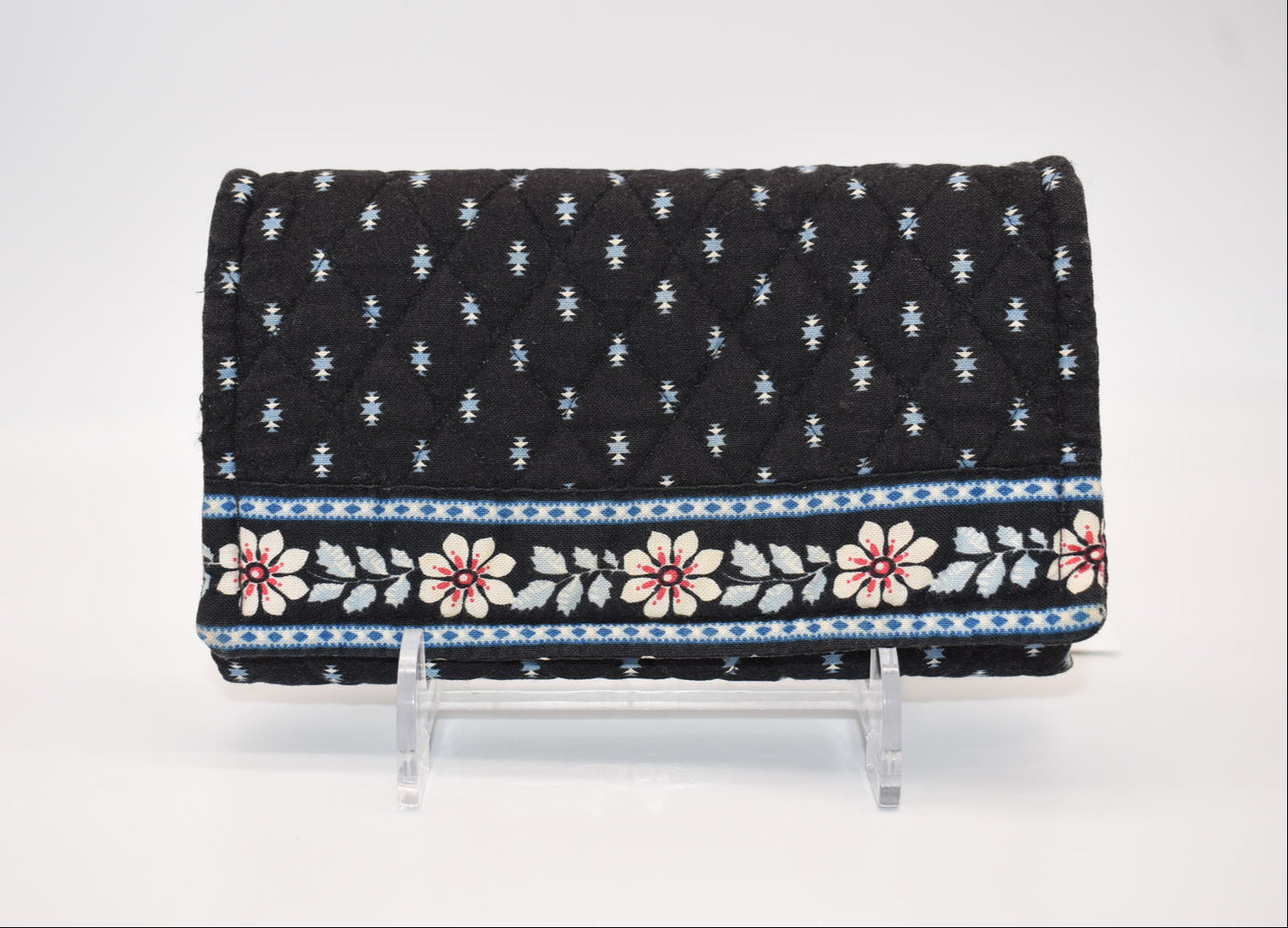 Vera Bradley Strap Wallet in "Alpine Black" Pattern