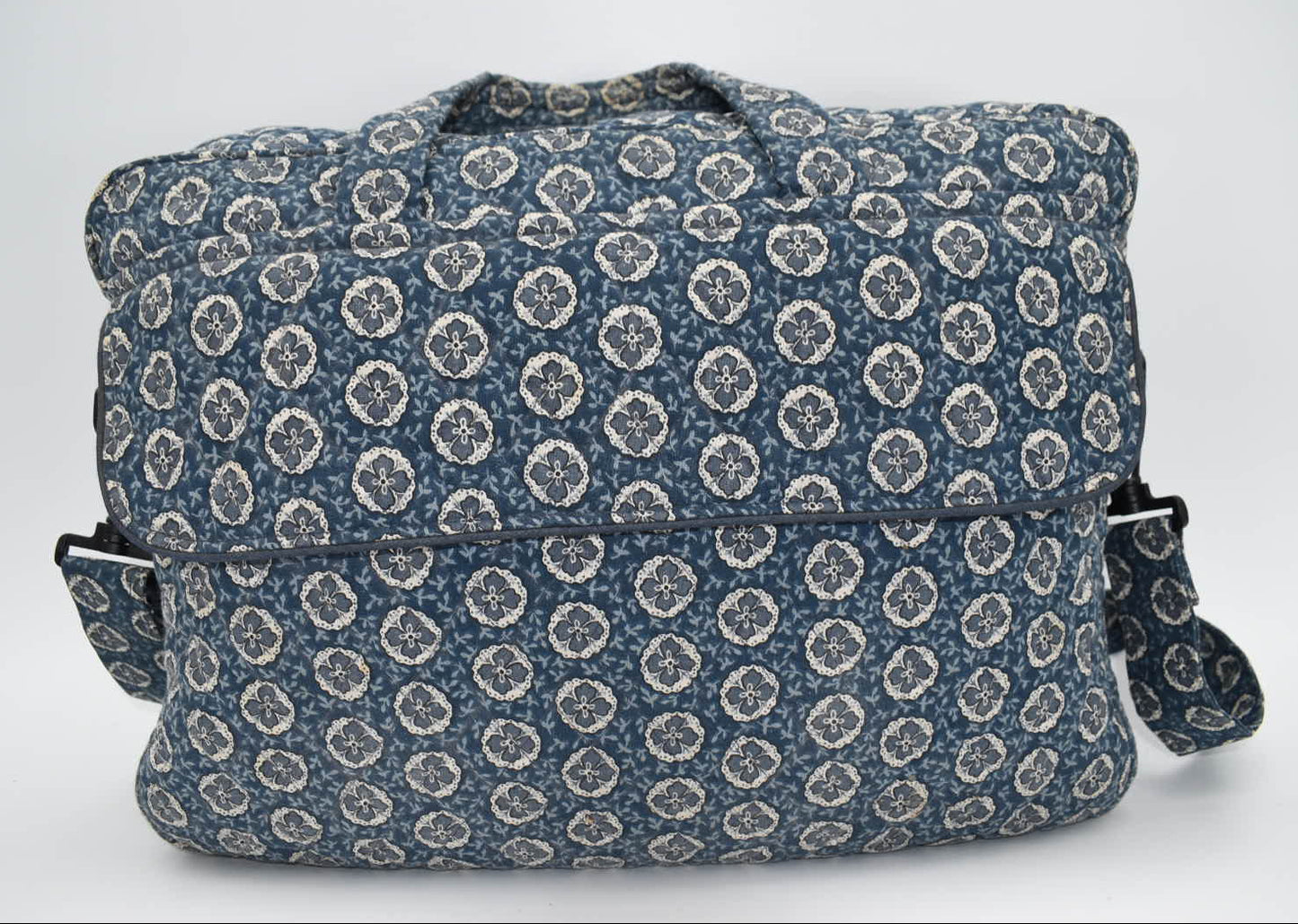 Vintage Vera Bradley Laptop/Commuter Bag in "Indigo -1997" Pattern