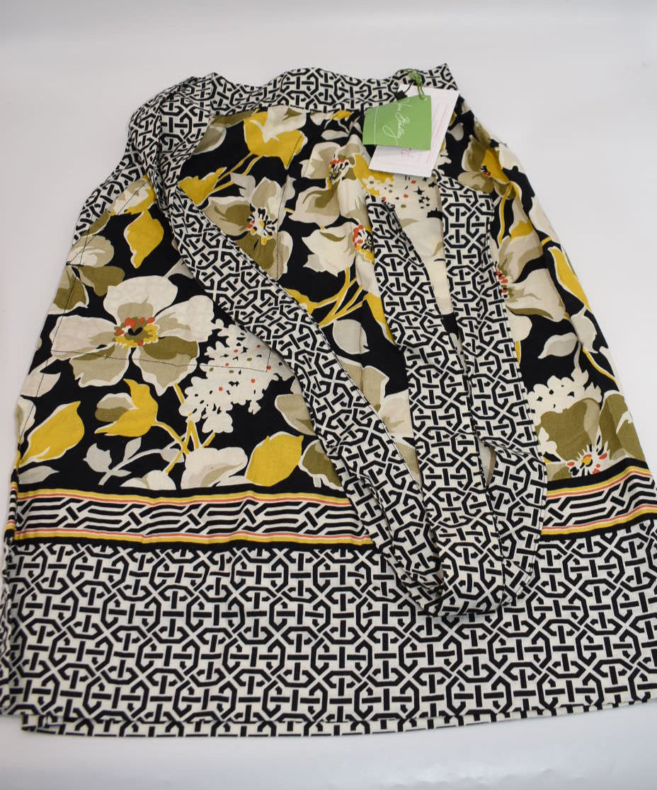 Vera Bradley What's Cookin' Apron in "Dogwood" Pattern