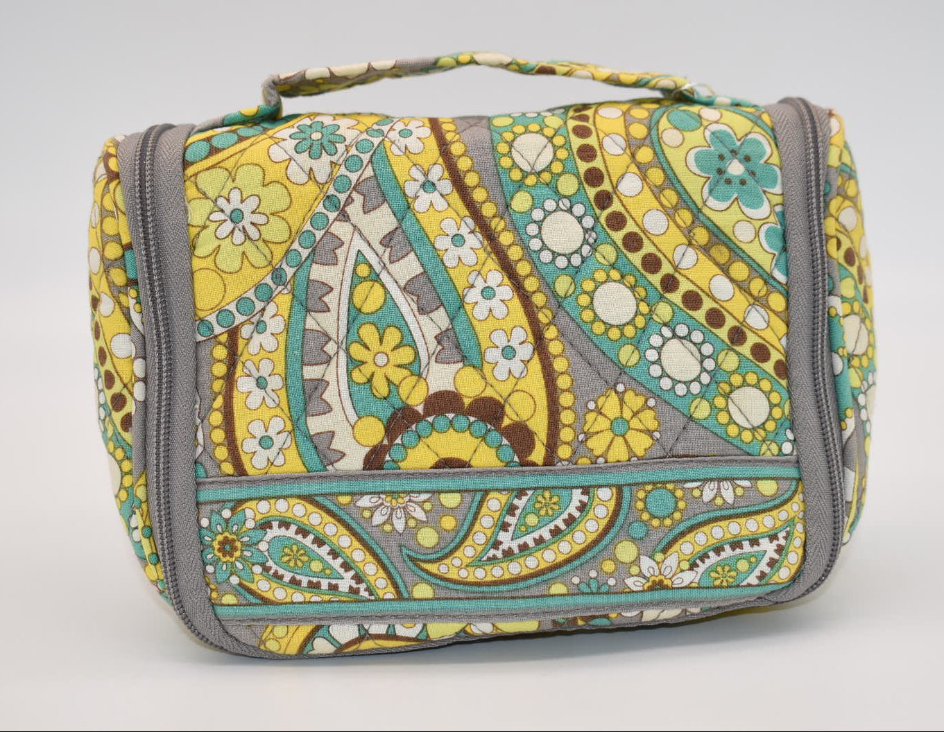 Vera Bradley Small Hanging Travel Organizer in "Lemon Parfait" Pattern