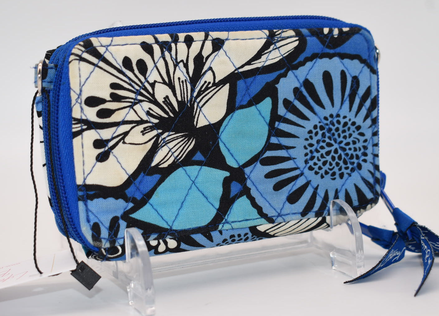 Vera Bradley All in One Crossbody Bag in "Bue Bayou" Pattern