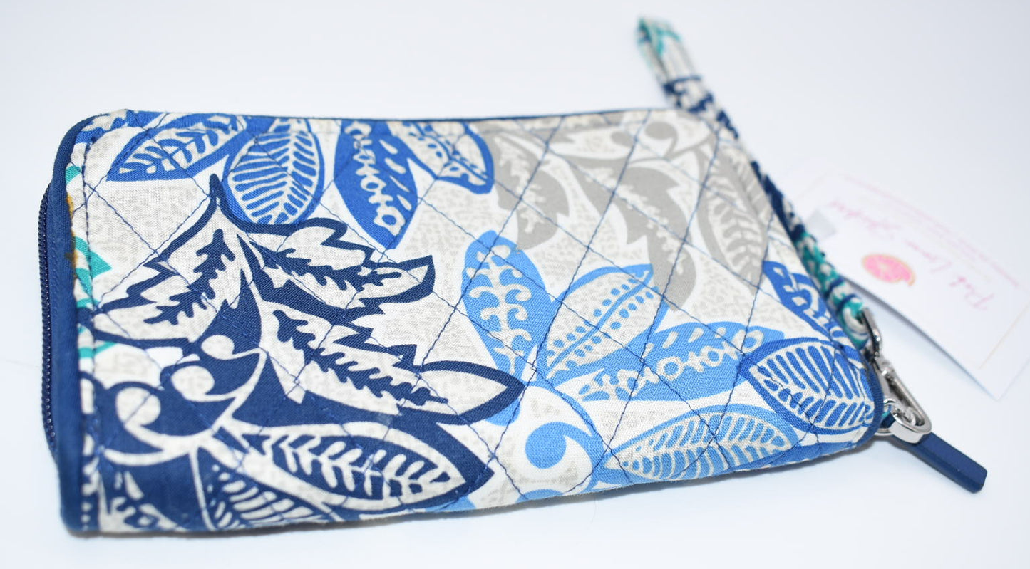 Vera Bradley Grab & Go RFID Wristlet in "Santiago" Pattern