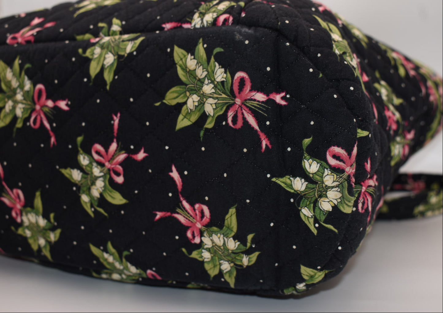 Vera Bradley Large Vera Tote Bag in "New Hope" Pattern