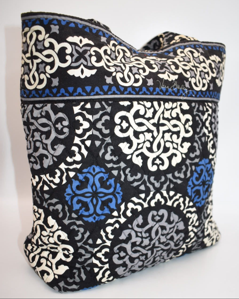 Vera Bradley Everyday Tote Bag in "Canterberry Cobalt" Pattern