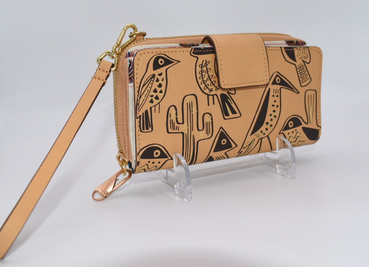 Vera Bradley Vachetta Brown Resort Wristlet in "Roadrunner Cactus"