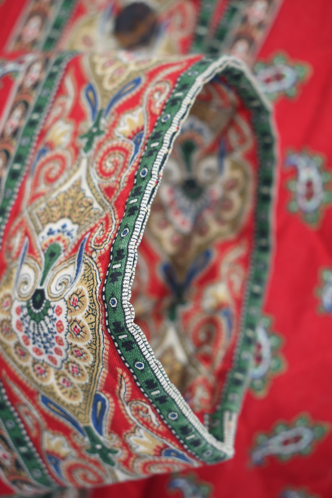 Vintage Vera Bradley Large Quilted Jacket in "Red- Fall 1991" Pattern