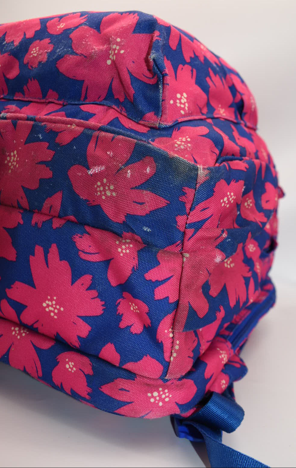 Vera Bradley XL Lighten Up Campus Backpack in "Art Poppies" Pattern