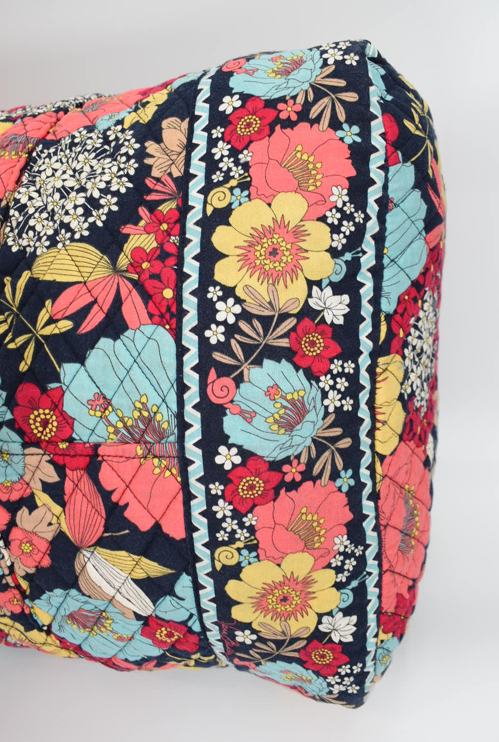 Vera Bradley XL Duffel Bag in "Happy Snails" Pattern