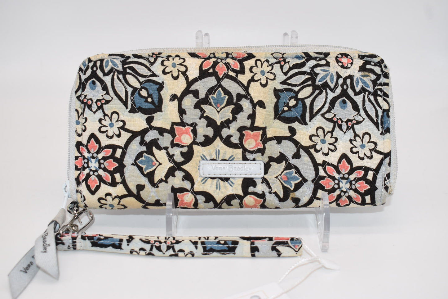 Vera Bradley RFID Accordion Wristlet in "Lisbon Medallion" Pattern