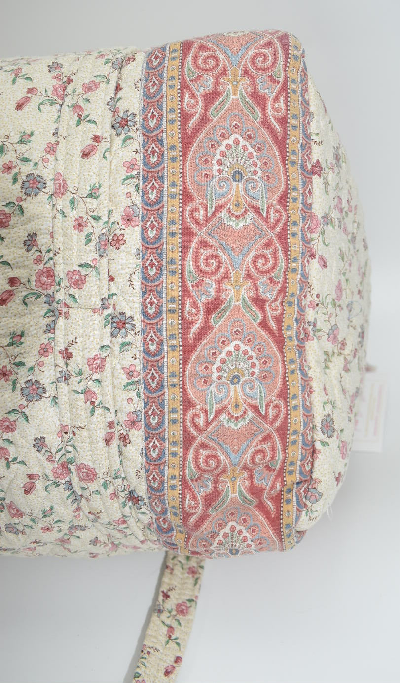 Vintage Vera Bradley Large Duffel Bag in "Cream-1985" Pattern