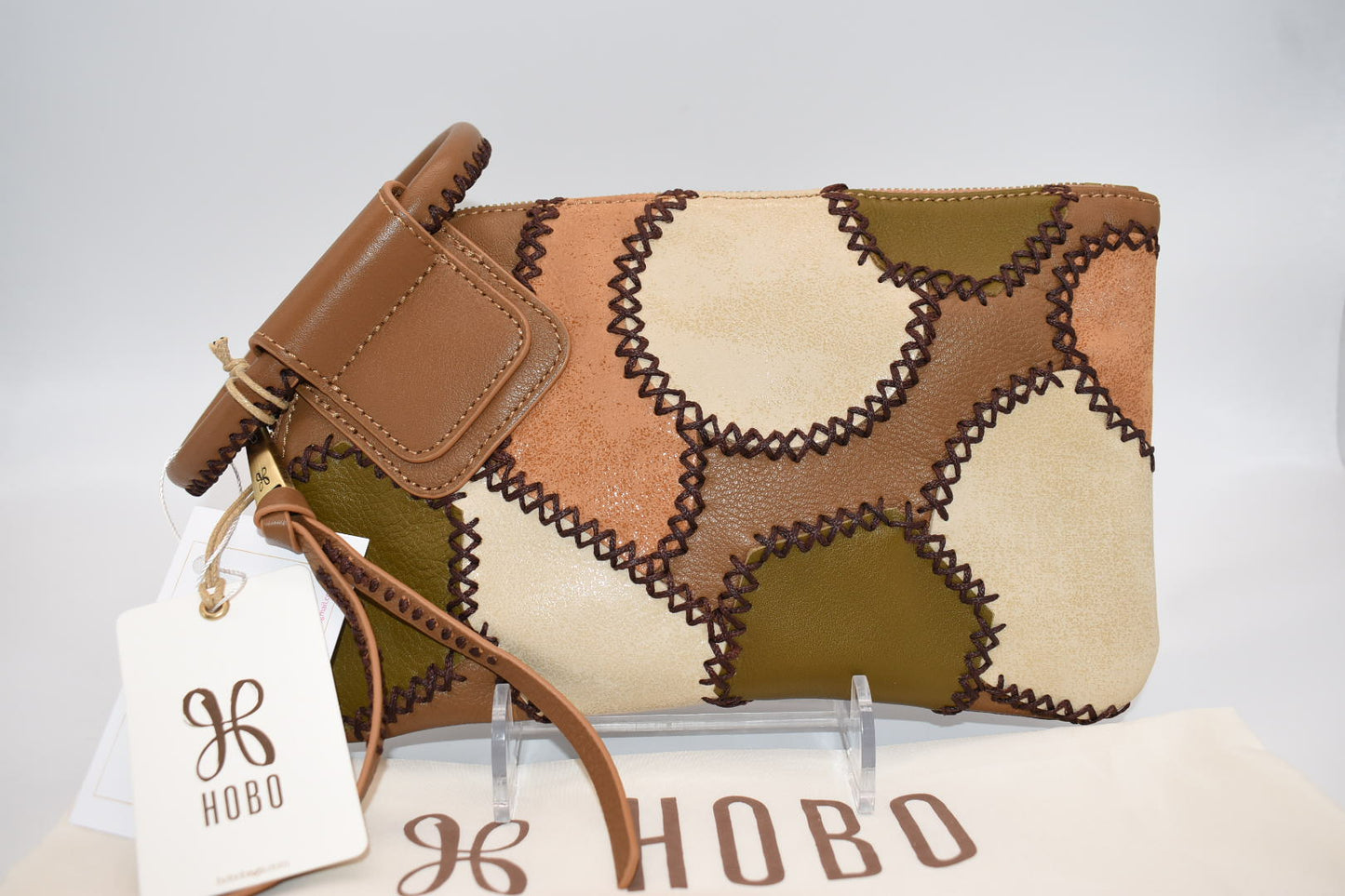 HOBO Intl Sable Wristlet Bag in Timber Brown