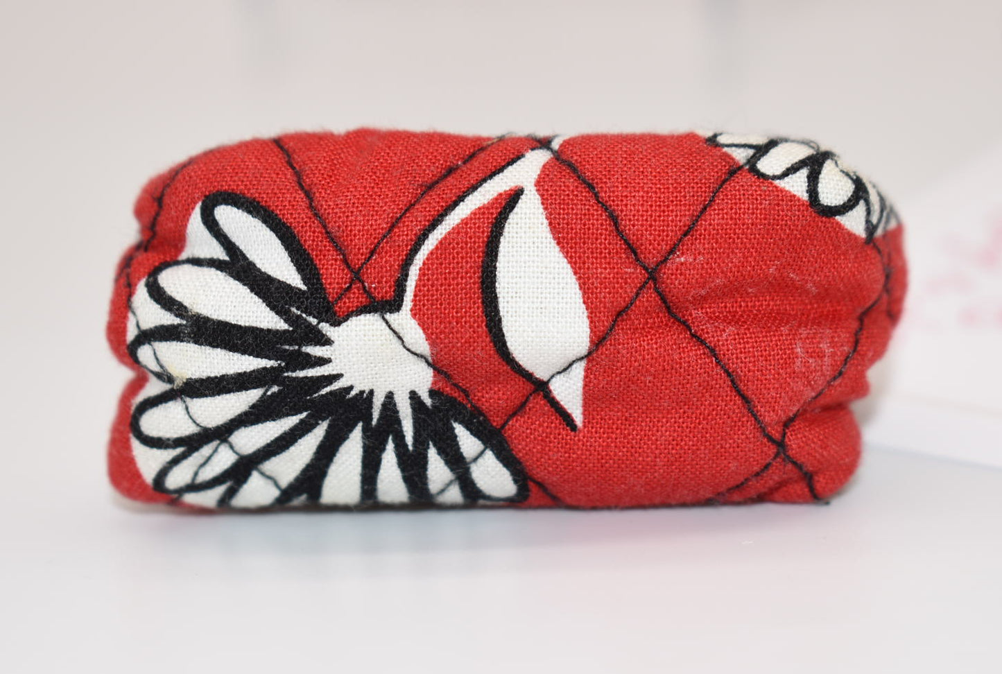 Vera Bradley Mini Kisslock Coin Purse in "Deco Daisy" Pattern