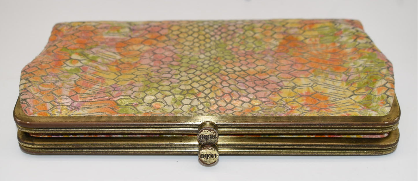 HOBO INTL Lauren Clutch Wallet