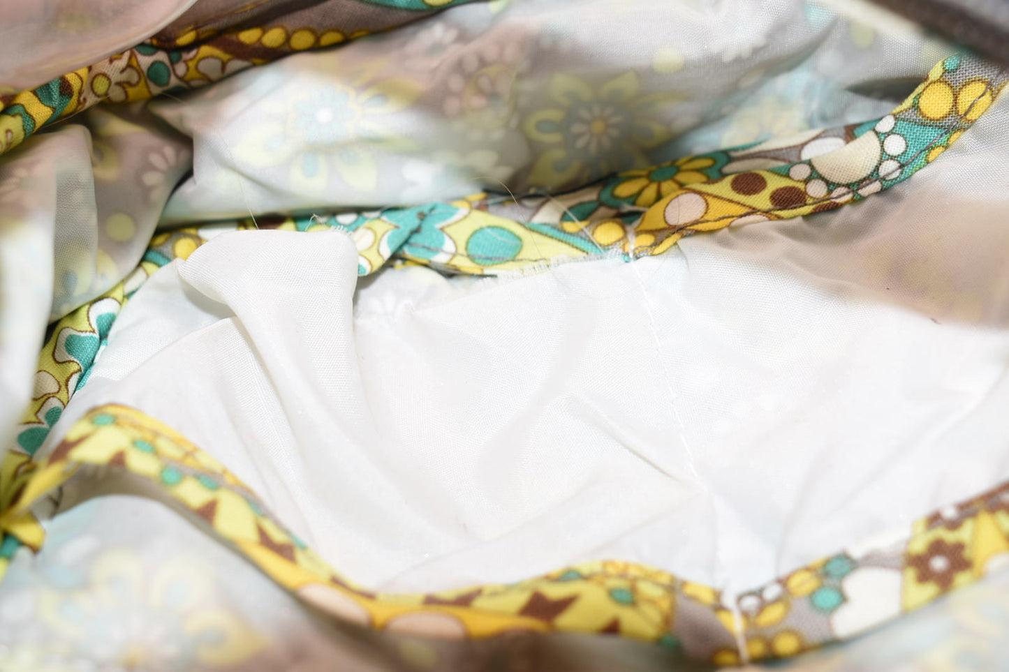 Vera Bradley Small Hanging Travel Organizer in "Lemon Parfait" Pattern