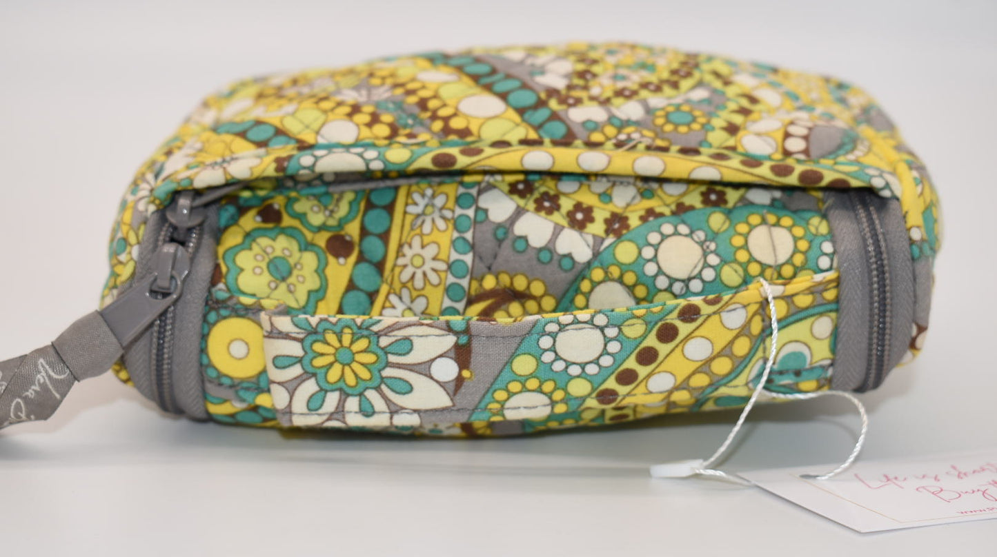 Vera Bradley Small Hanging Travel Organizer in "Lemon Parfait" Pattern