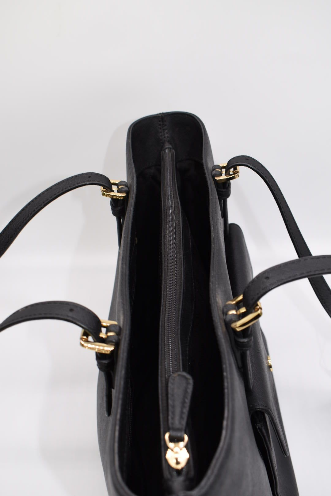 Michael Michael Kors Jet Set Multifunction Pocket Tote Bag in Black