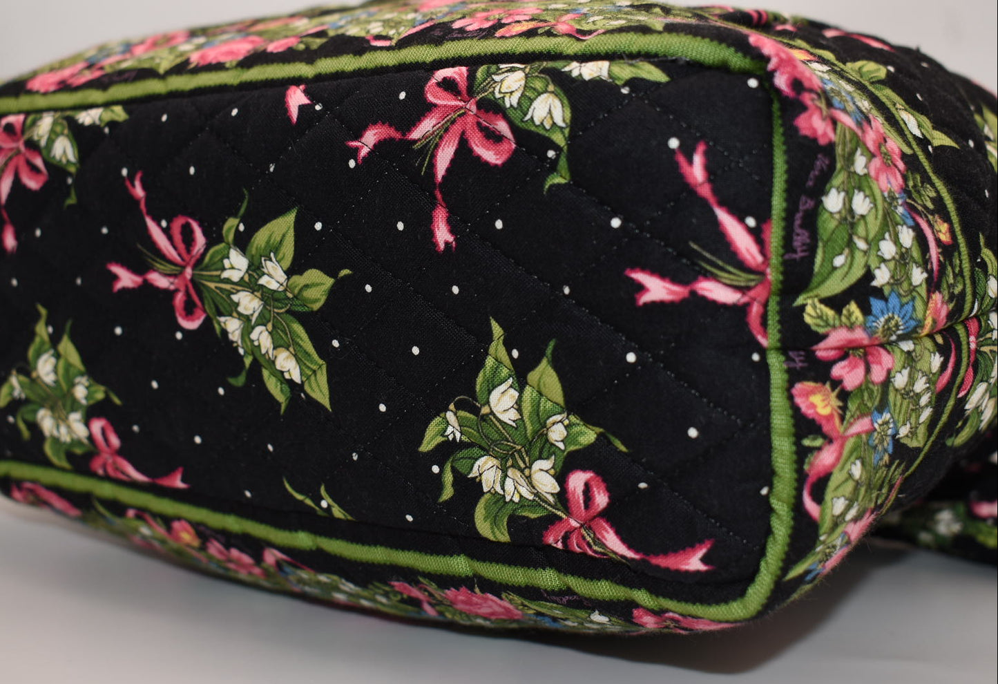 Vera Bradley Villager Tote Bag in "New Hope-1999" Pattern