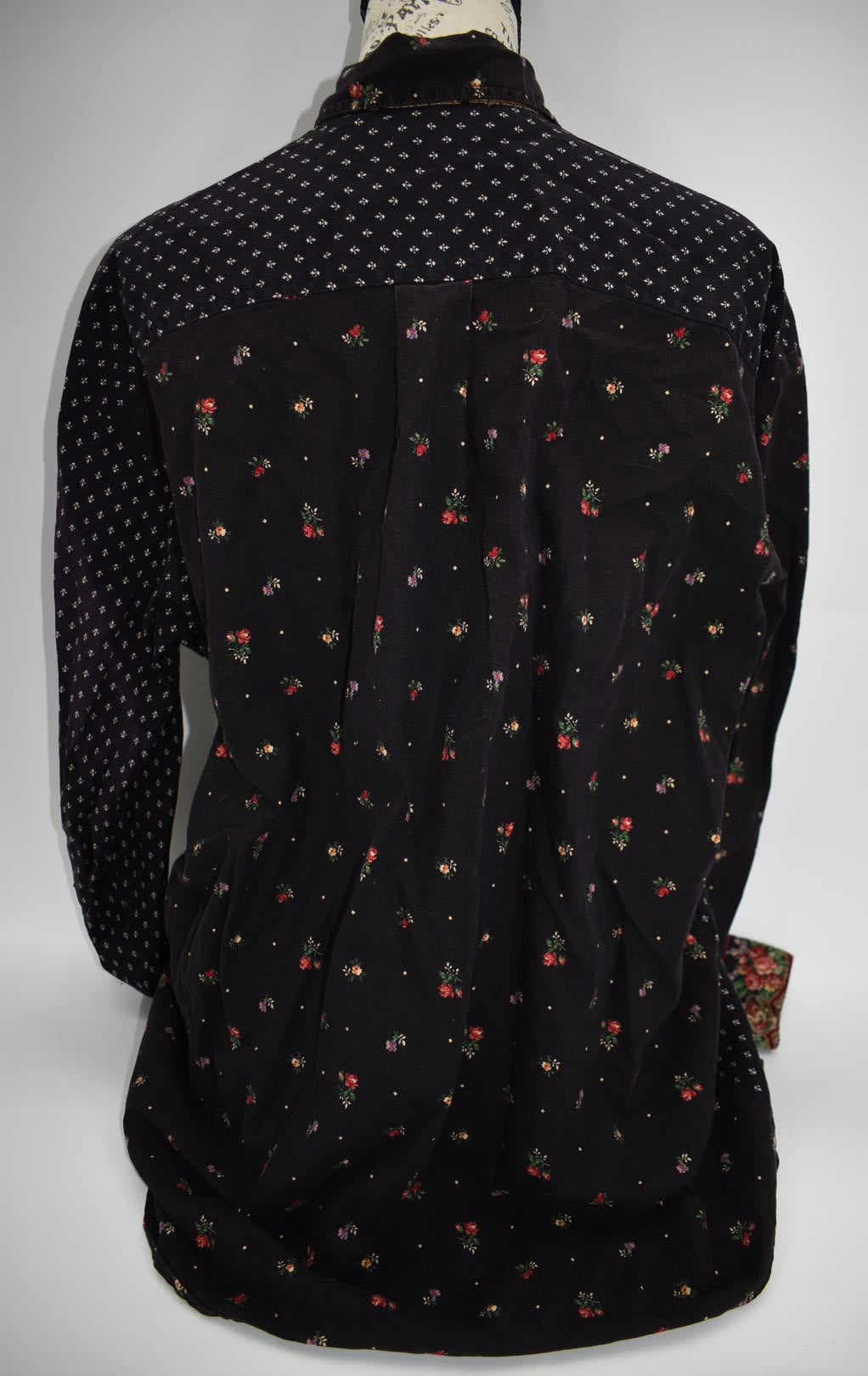 Vintage Vera Bradley Large Button-Up Long Sleeve Shirt in "Black-1990" Pattern