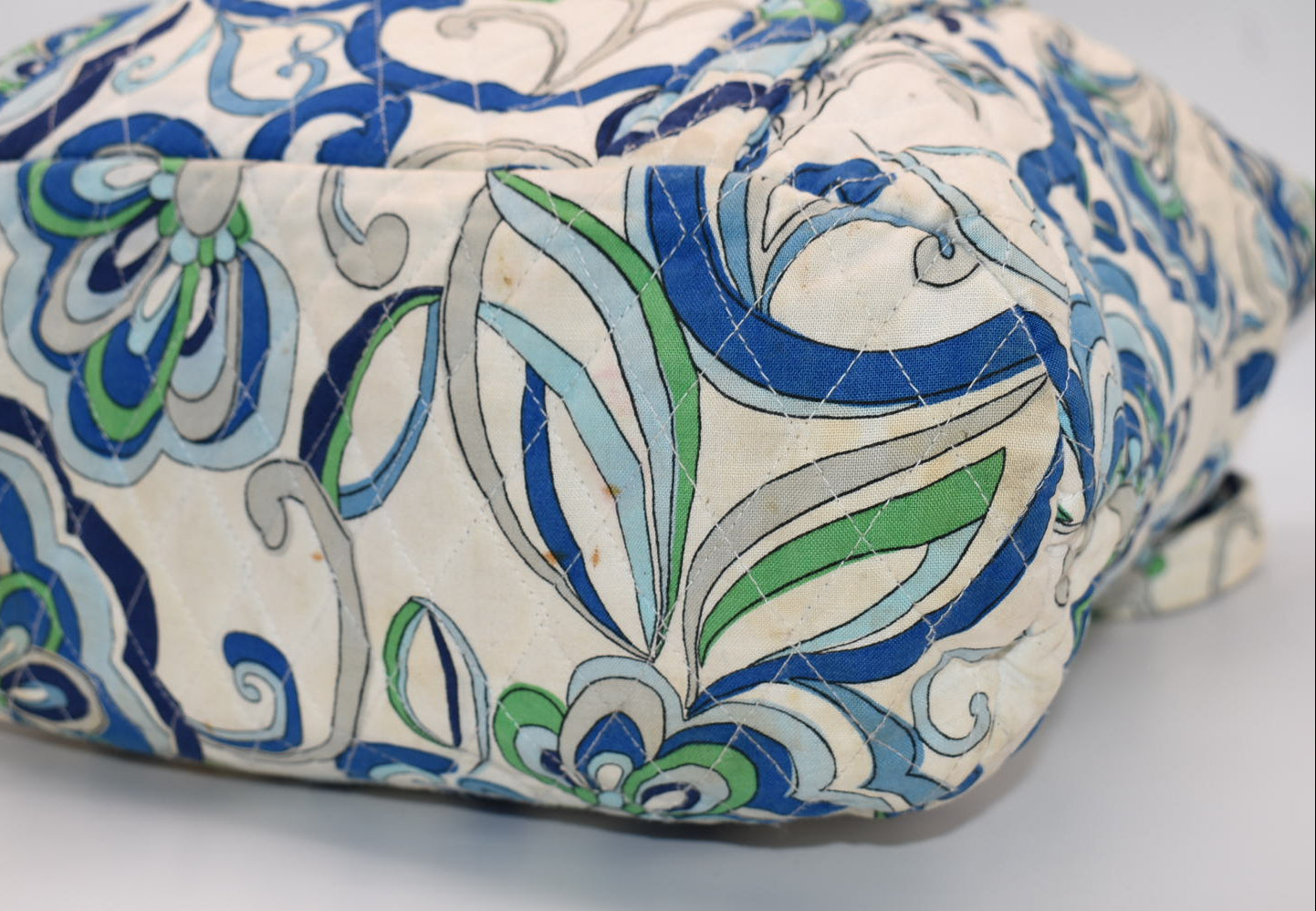 Vera Bradley Large Vera Tote Bag in "Mediterranean White" Pattern