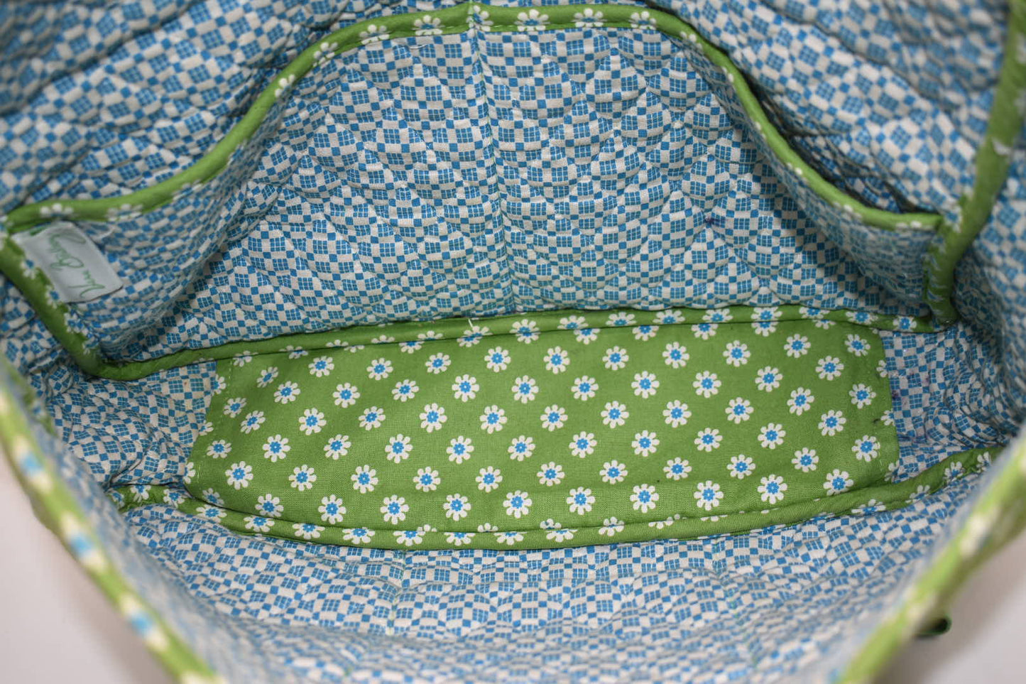 Vera Bradley Commuter Laptop Messenger Bag in "Apple Green" Pattern