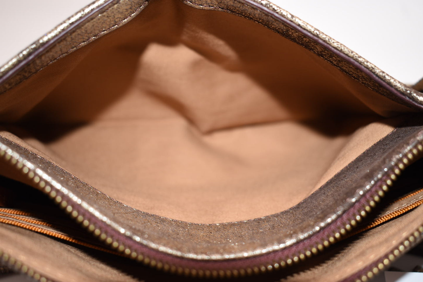 HOBO Intl Darcy Convertible Crossbody Bag in Coco
