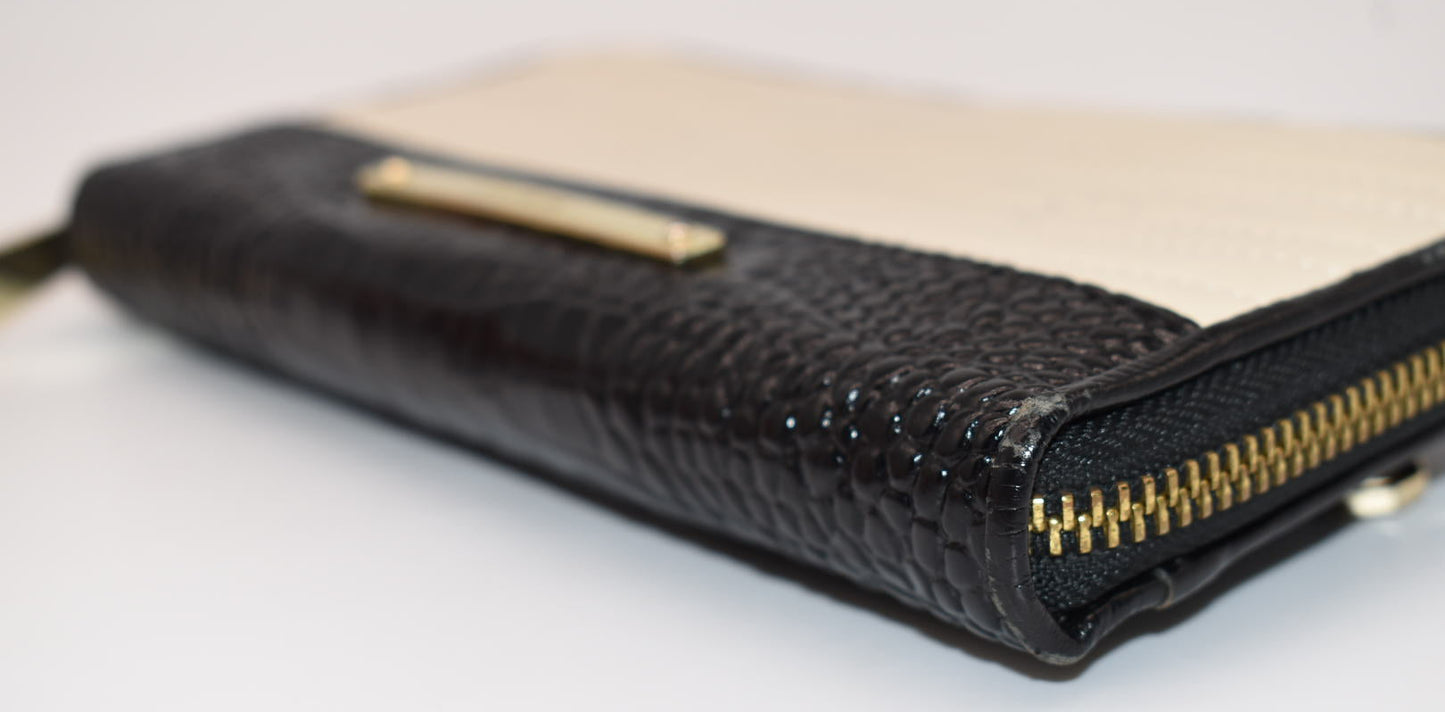 Brahmin Suri Wallet in Creme Multi-Texture