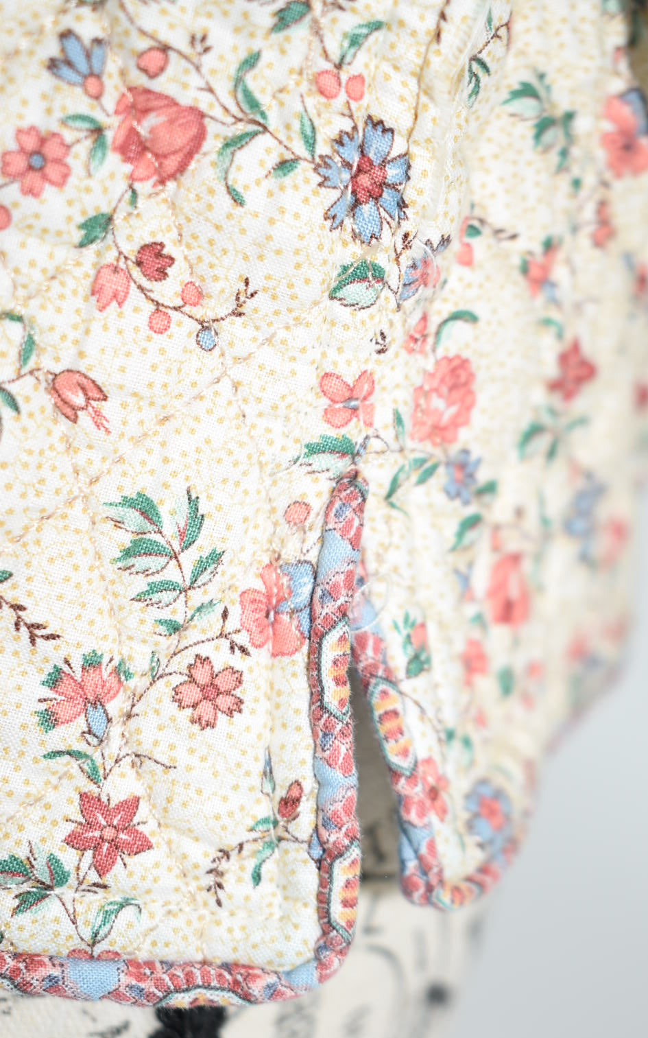 Vintage Vera Bradley Large Cropped Jacket in "Cream -1985" Pattern