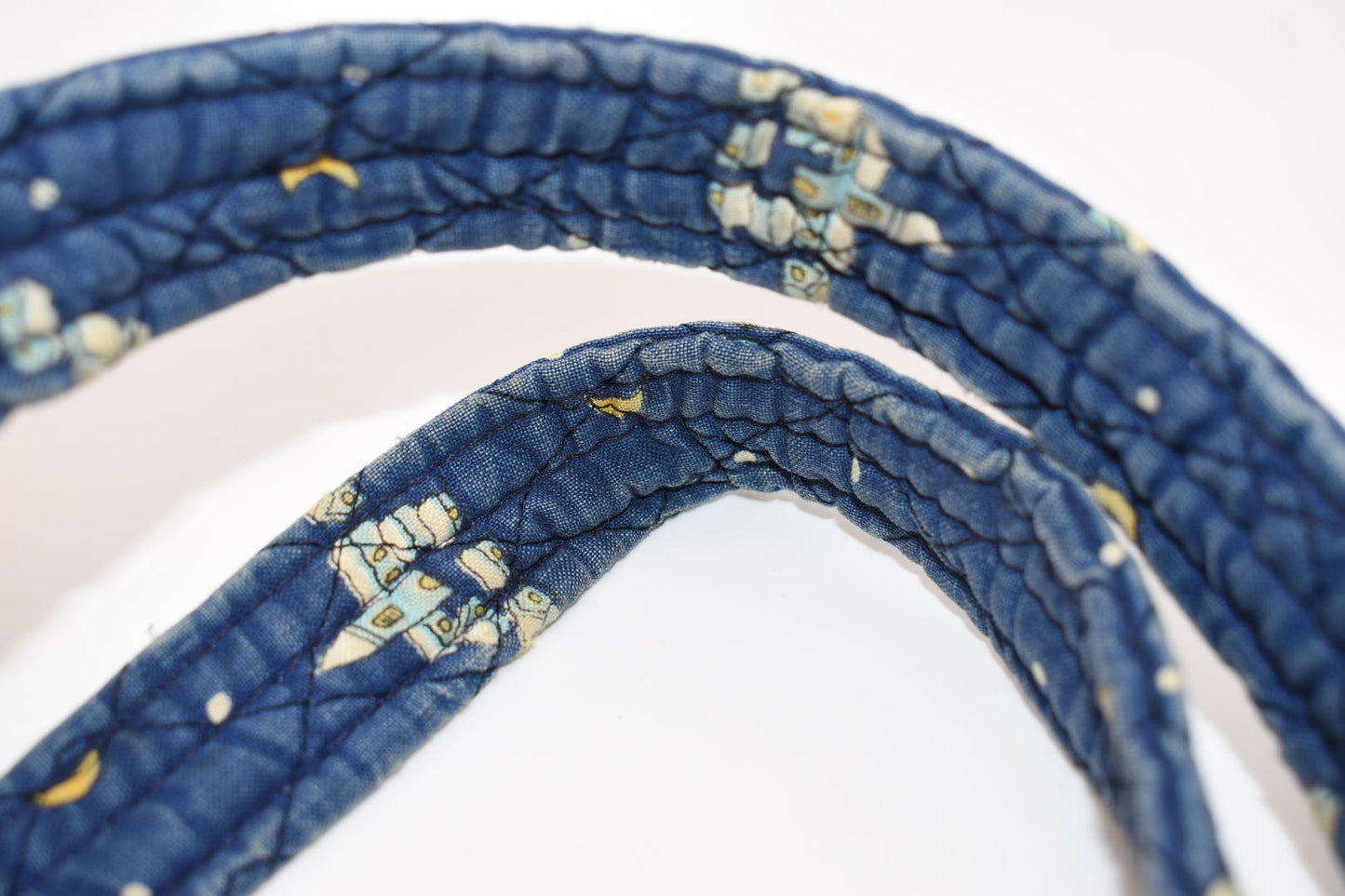 Vera Bradley Large Paddy Tote Bag in "Blue Christmas-1997" Pattern