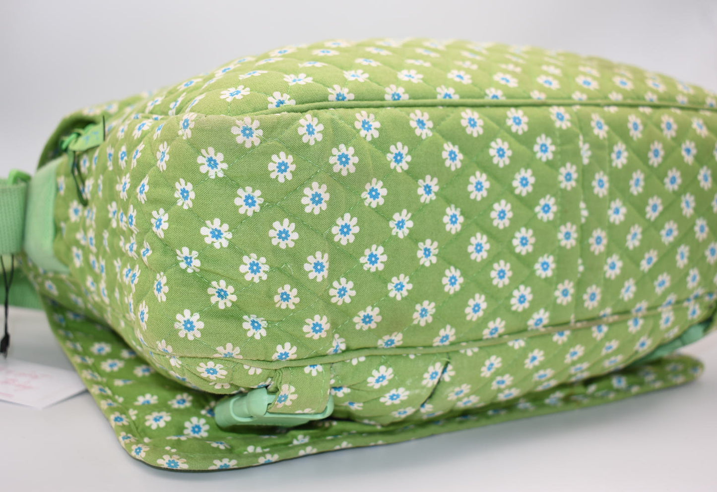 Vera Bradley Commuter Laptop Messenger Bag in "Apple Green" Pattern