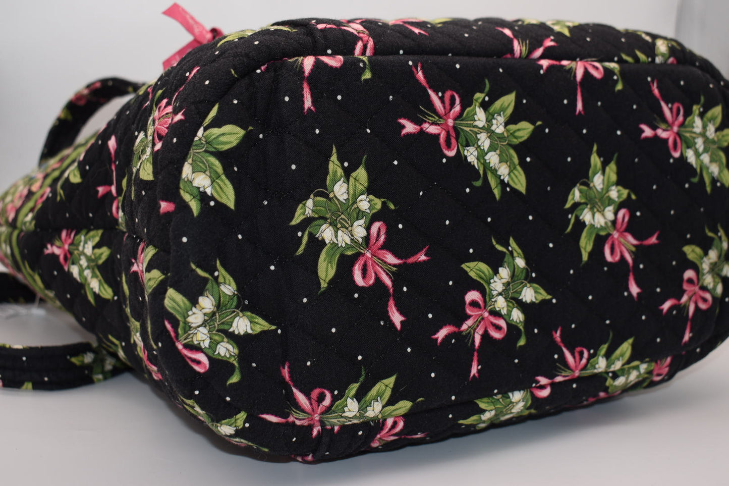Vera Bradley Large Vera Tote Bag in "New Hope" Pattern