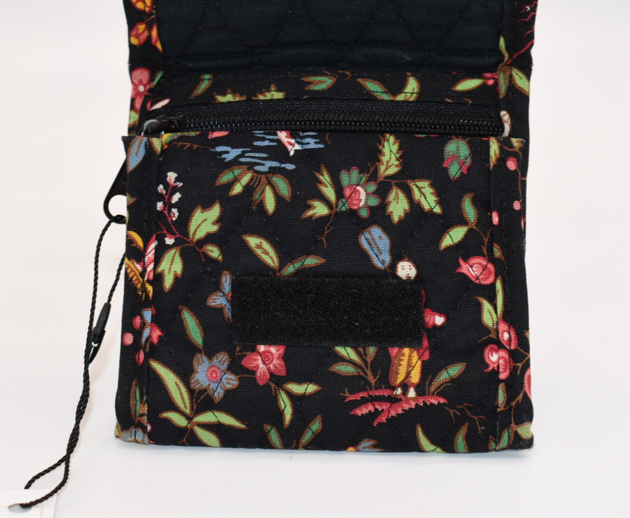 Vera Bradley Petite Trifold Wallet in "Ming -2001" Pattern