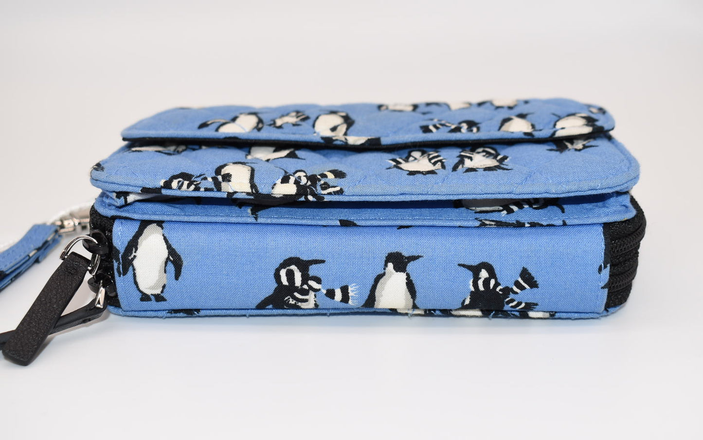 Vera Bradley All in One Wristlet/Wallet in "Playful Penguins-Blue" Pattern