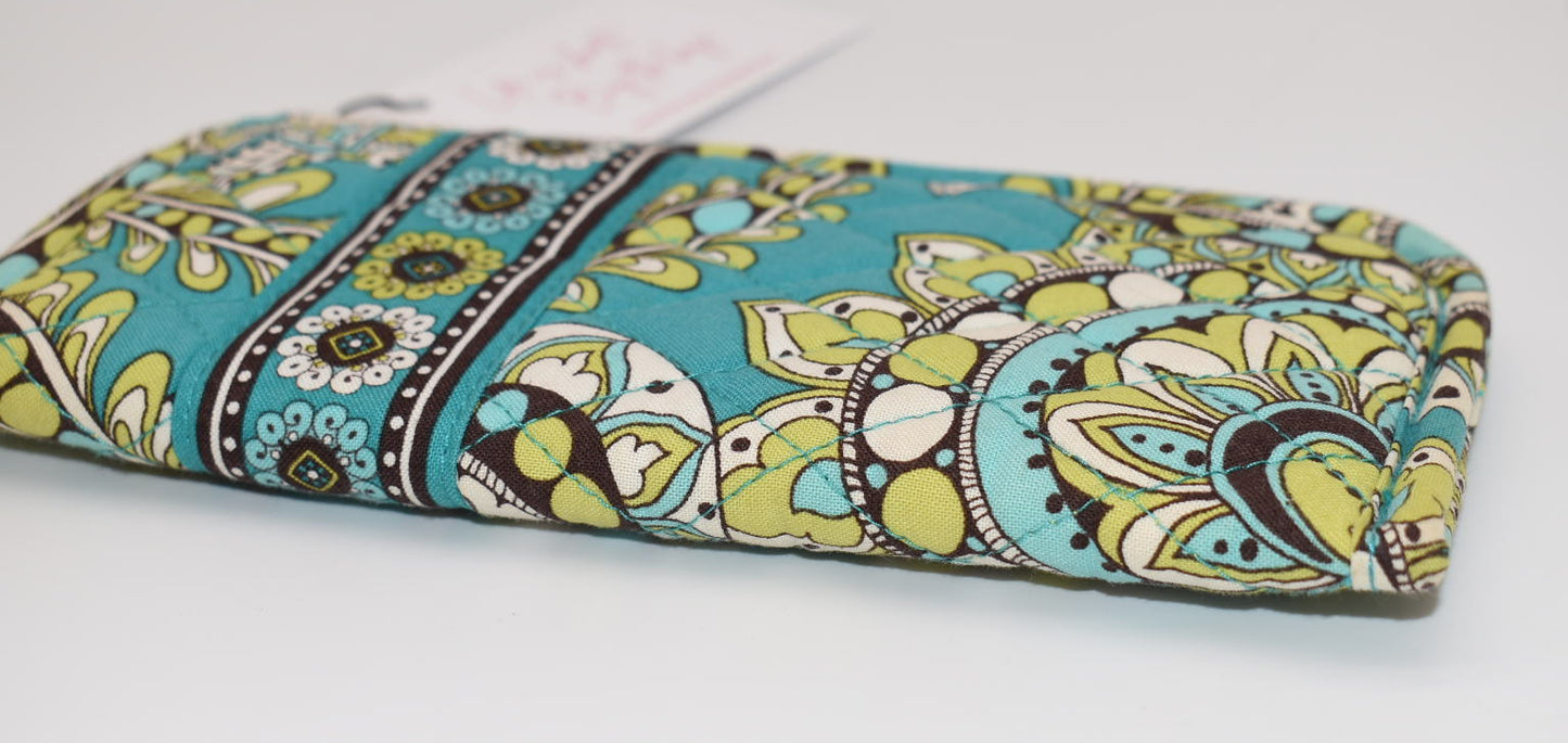 Vera Bradley Soft Eyewear Sleeve in "Peacock" Pattern