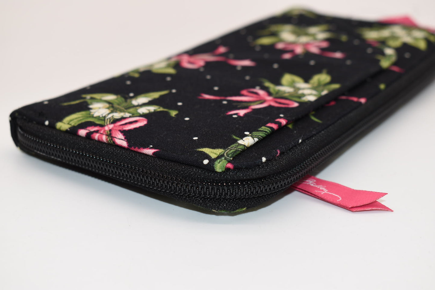 Vera Bradley Travel Organizer Wallet in "New Hope" Pattern