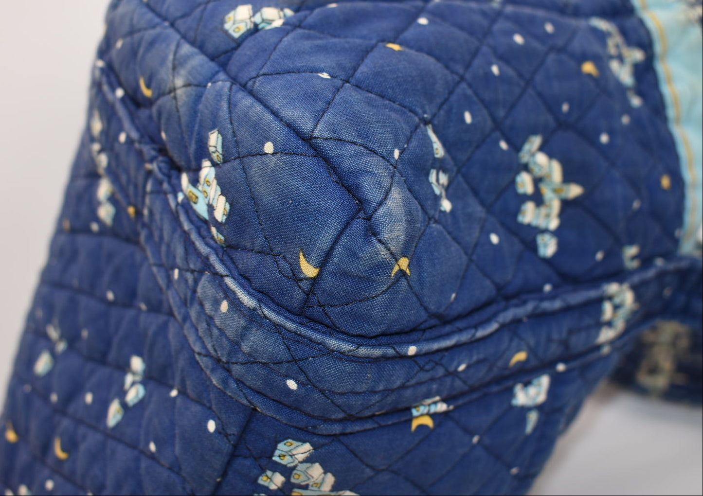 Vera Bradley Large Paddy Tote Bag in "Blue Christmas-1997" Pattern