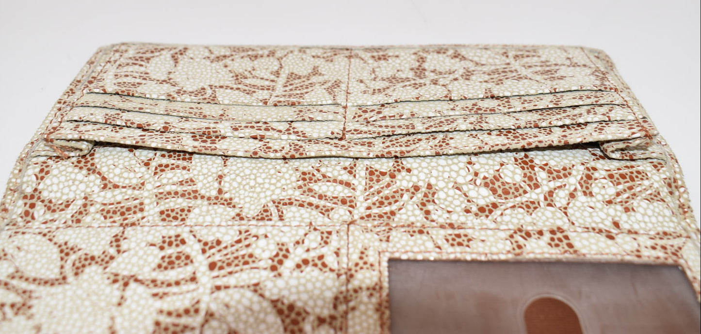 Hobo INTL Ardor Wallet in Botanical Beauty