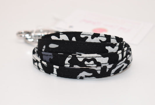 Vera Bradley Lanyard in "Chandelier Noir" Pattern