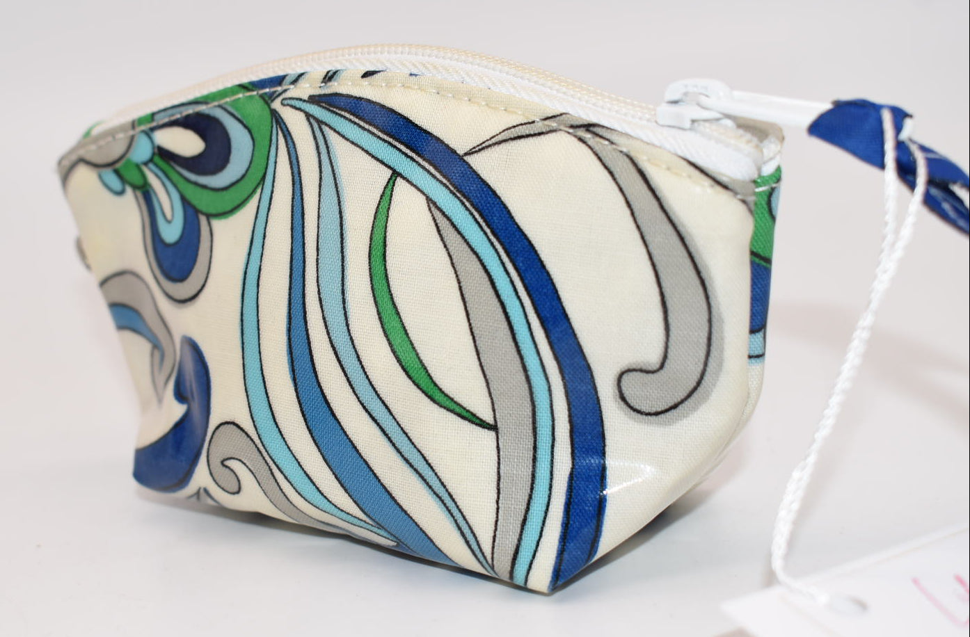 Vera Bradley Waterproof Small Zip Pouch/ Bag in "Mediterranean White" Pattern