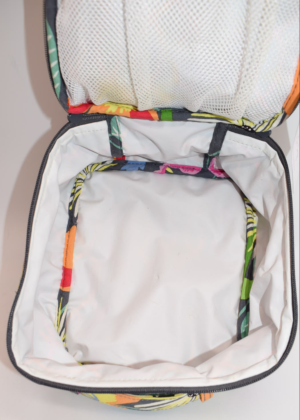 Vera Bradley Insulated Lunch Bag in "Jazzy Blooms" Pattern