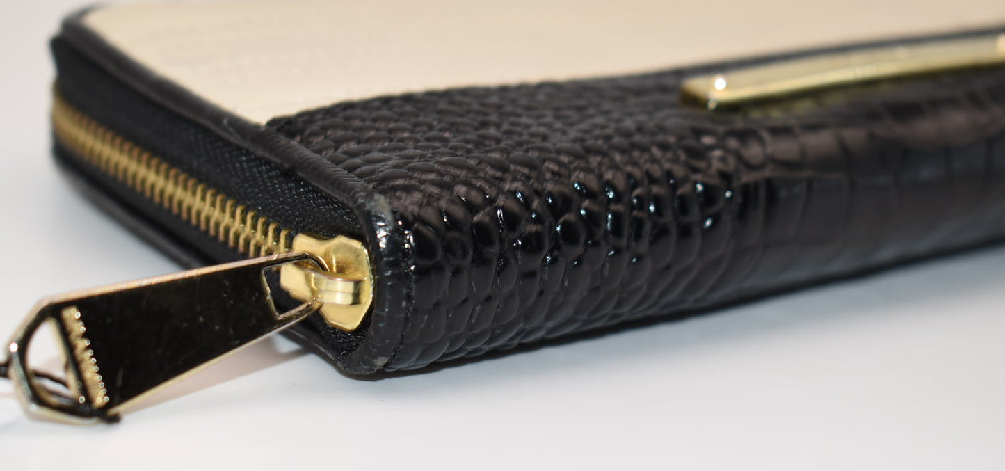 Brahmin Suri Wallet in Creme Multi-Texture