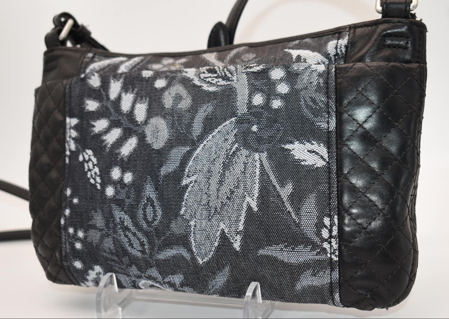 Vera Bradley Carryall Crossbody Bag in "Foxwood Navy" Pattern