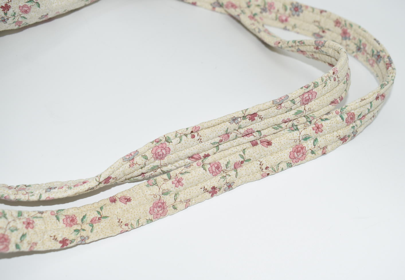 Vintage Vera Bradley Large Duffel Bag in "Cream-1985" Pattern