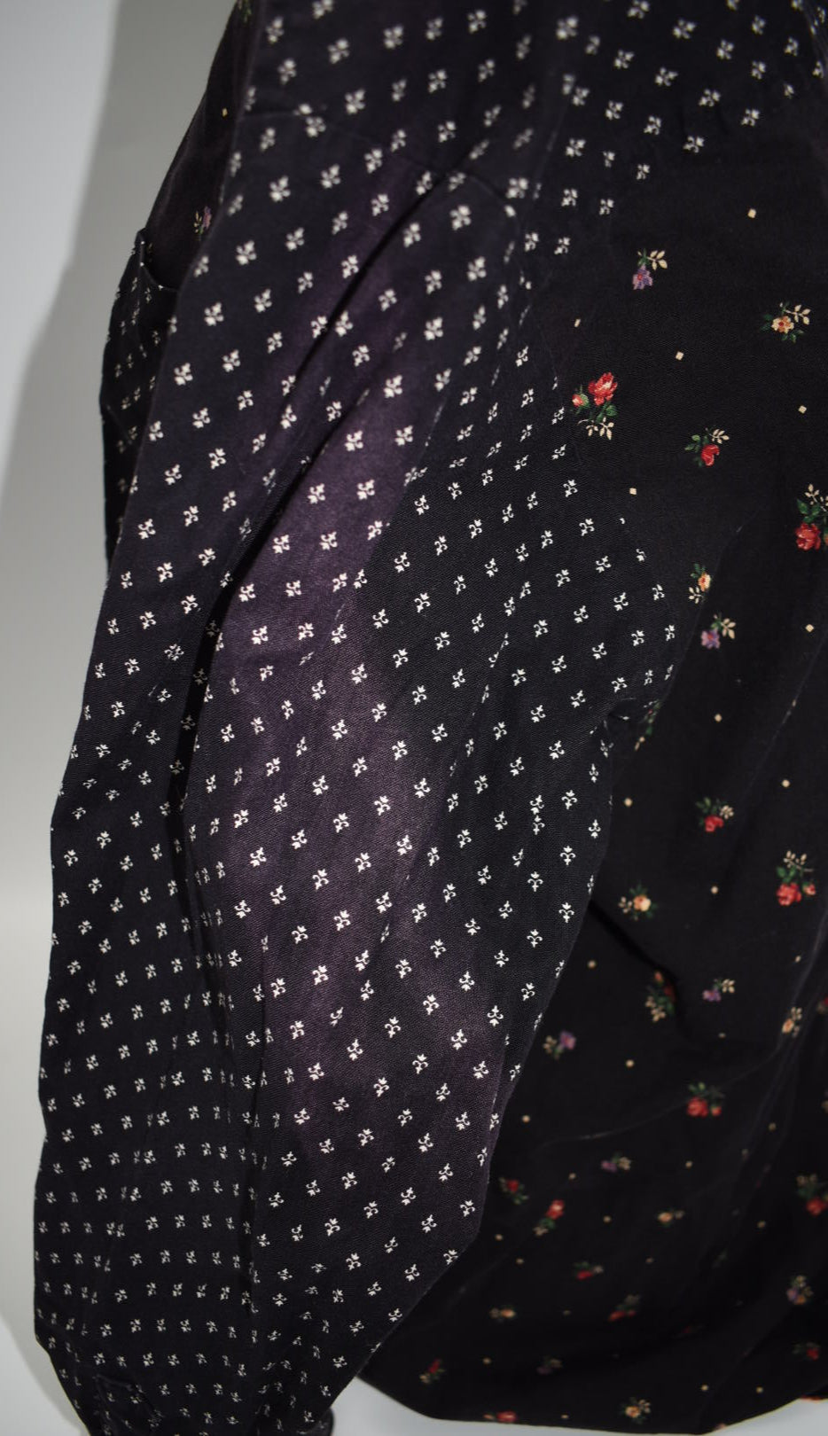 Vintage Vera Bradley Large Button-Up Long Sleeve Shirt in "Black-1990" Pattern