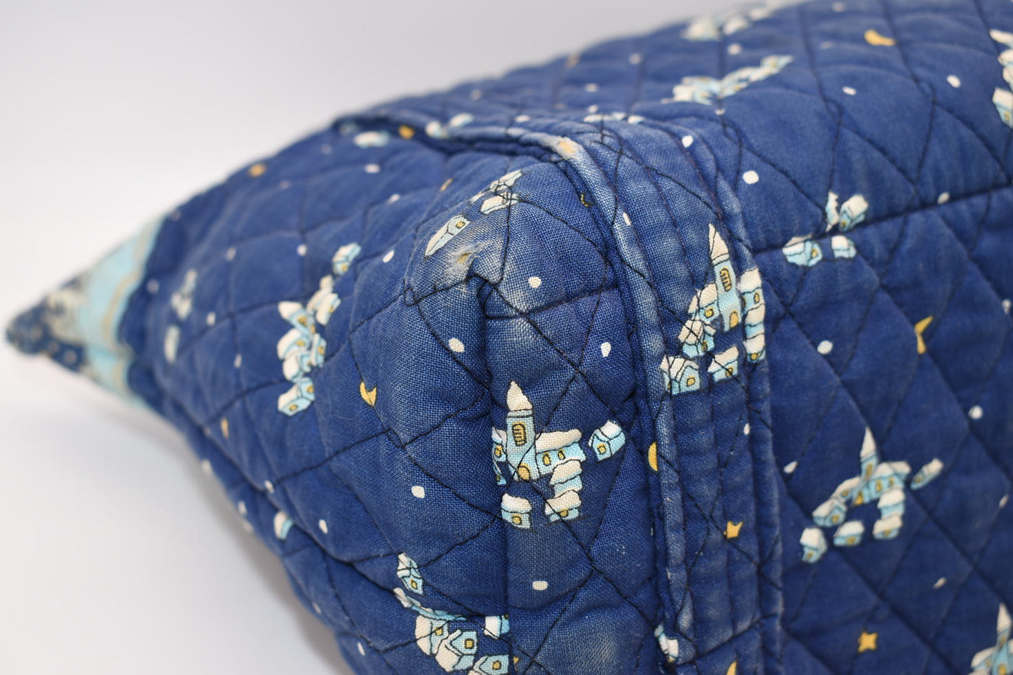 Vera Bradley Large Paddy Tote Bag in "Blue Christmas-1997" Pattern