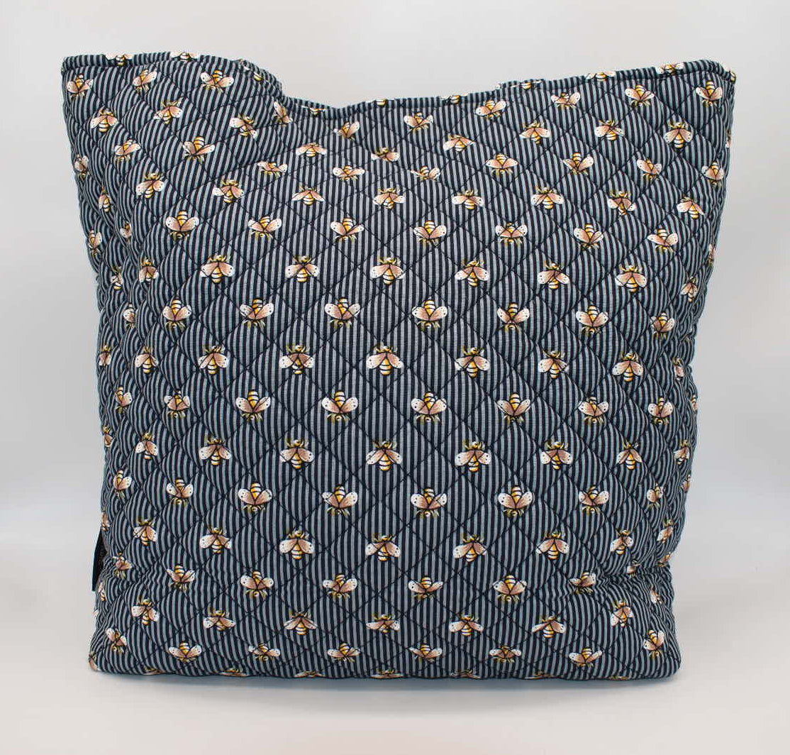 Vera Bradley Quilted Cotton Tote Bag in "Bee Navy" Pattern