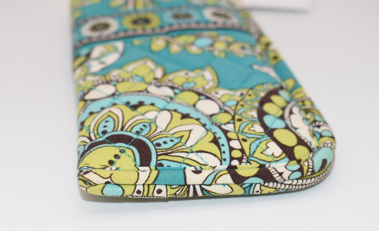Vera Bradley Soft Eyewear Sleeve in "Peacock" Pattern