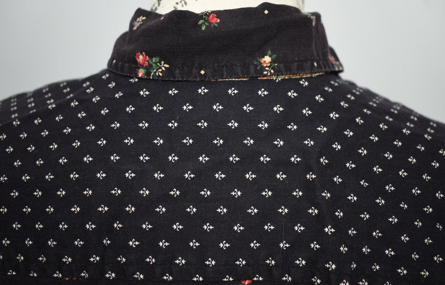 Vintage Vera Bradley Large Button-Up Long Sleeve Shirt in "Black-1990" Pattern