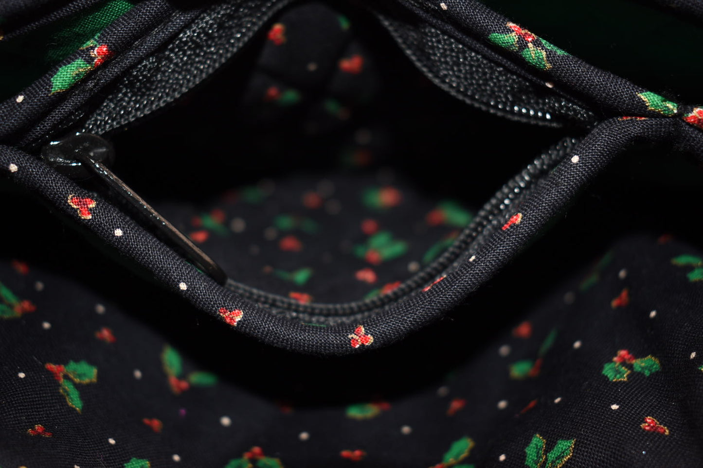 Vintage Vera Bradley Elite Crossbody Bag in "Holly & Ribbons" Pattern