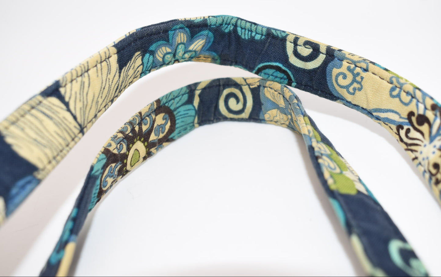 Vera Bradley Large Curvy Tote Bag & Cell Phone Case in "Mod Floral Blue" Pattern